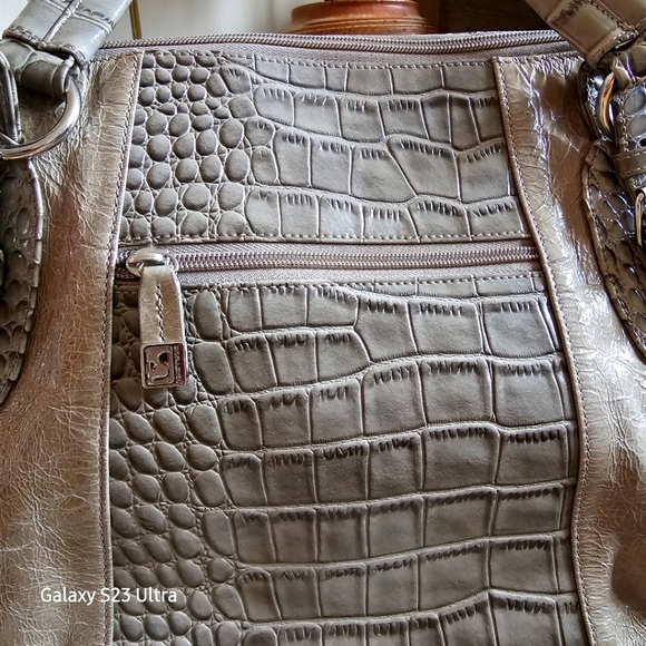 Soprano patent leather satchel with alligator embossed design. Dark taupe. - Picture 5 of 15